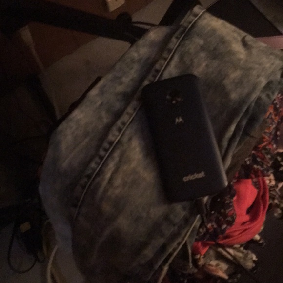 Galaxy phone - Picture 2 of 3